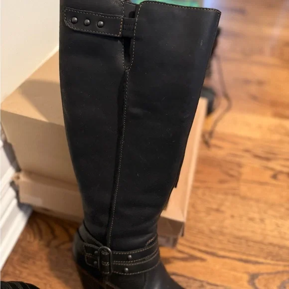 Born Black Heeled Boots - Picture 9 of 9